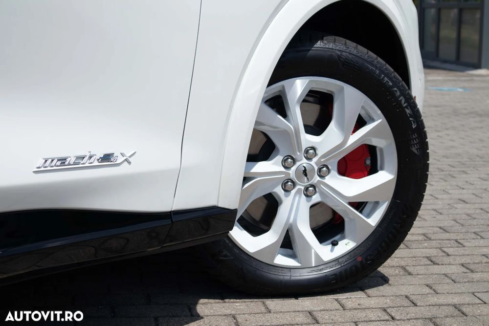 Ford Mustang Mach-E - 9