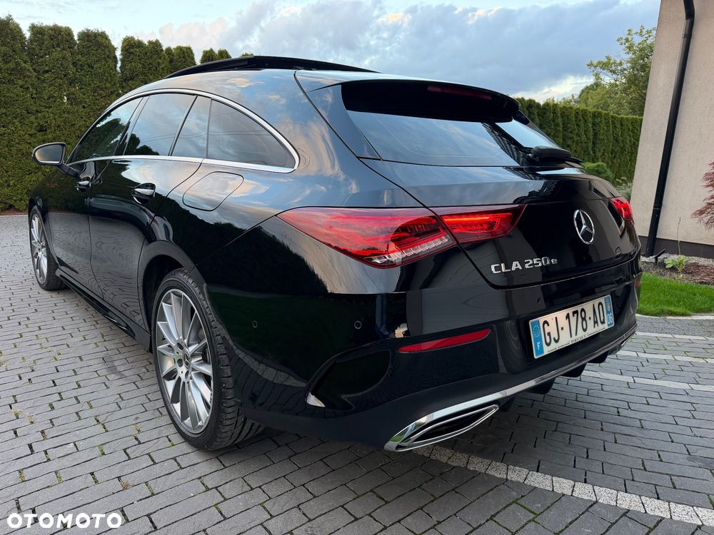Mercedes-Benz CLA 250 e 8G-DCT AMG Line - 5