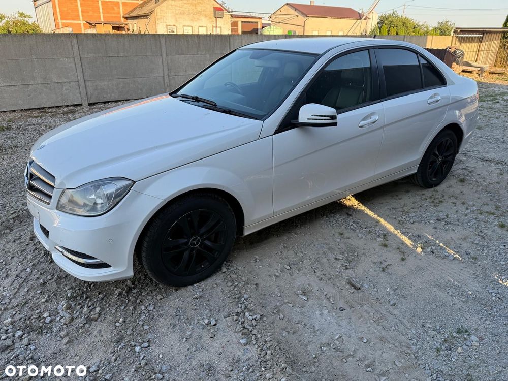 Mercedes-Benz Klasa C 220 CDI DPF BlueEFFICIENCY Special Edition - 15