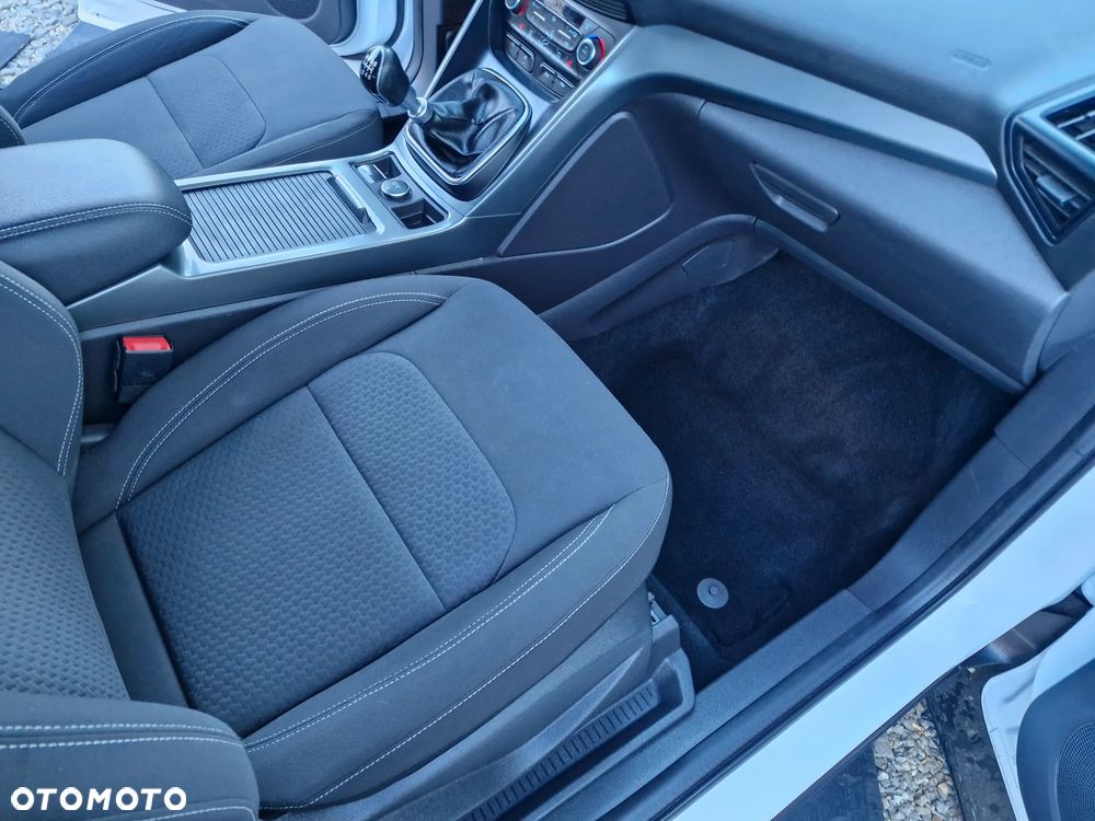 Ford Kuga - 18