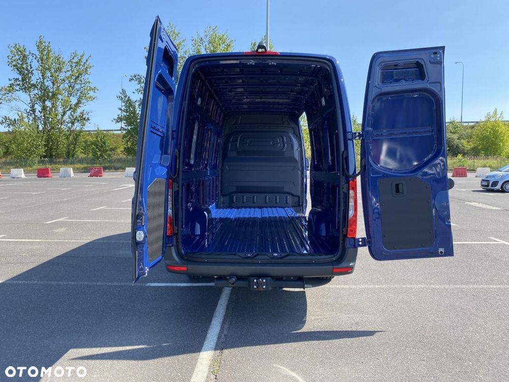Mercedes-Benz Sprinter - 20