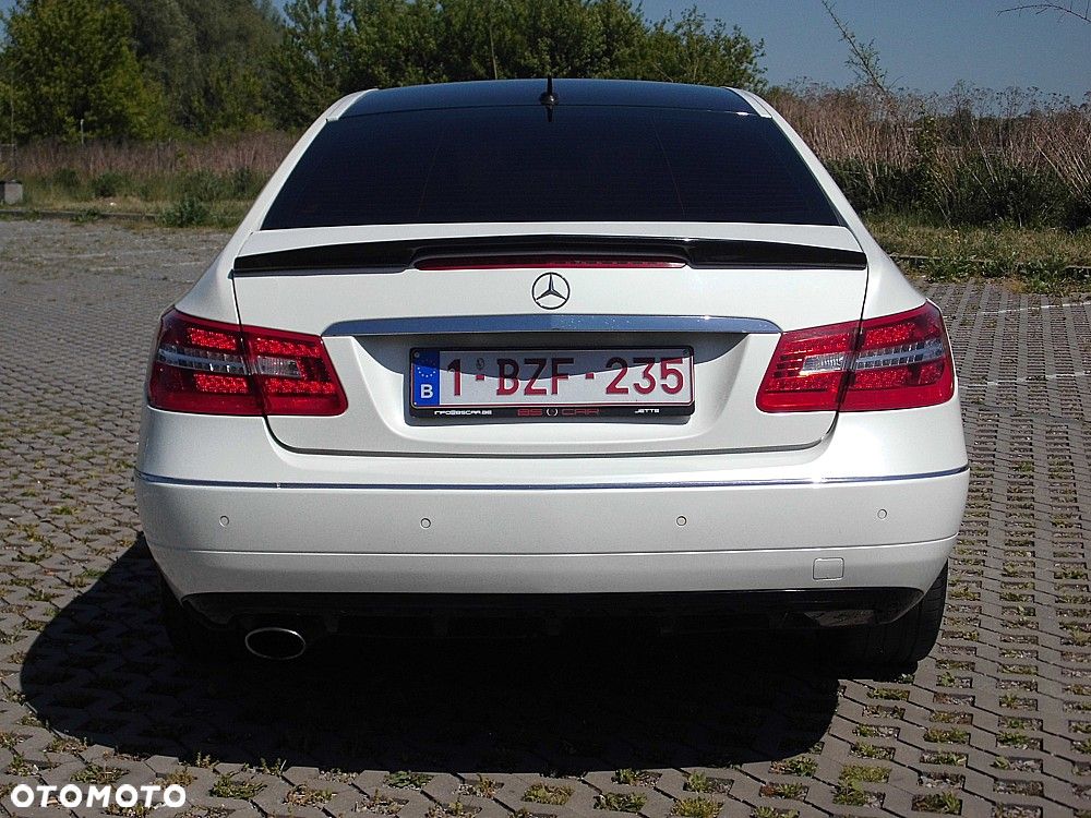 Mercedes-Benz Klasa E 200 CGI BlueEFFICIENCY Automatik Avantgarde - 24