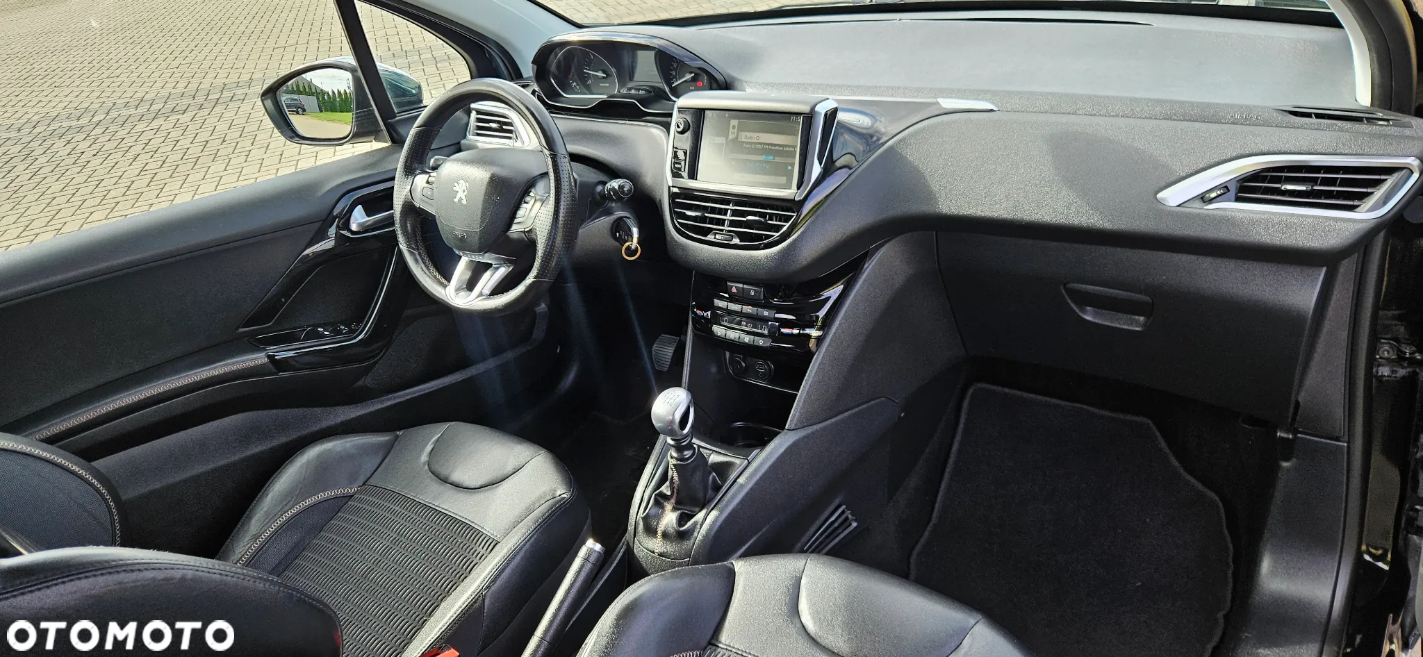 Peugeot 208 1.6 e-HDi Allure STT - 21