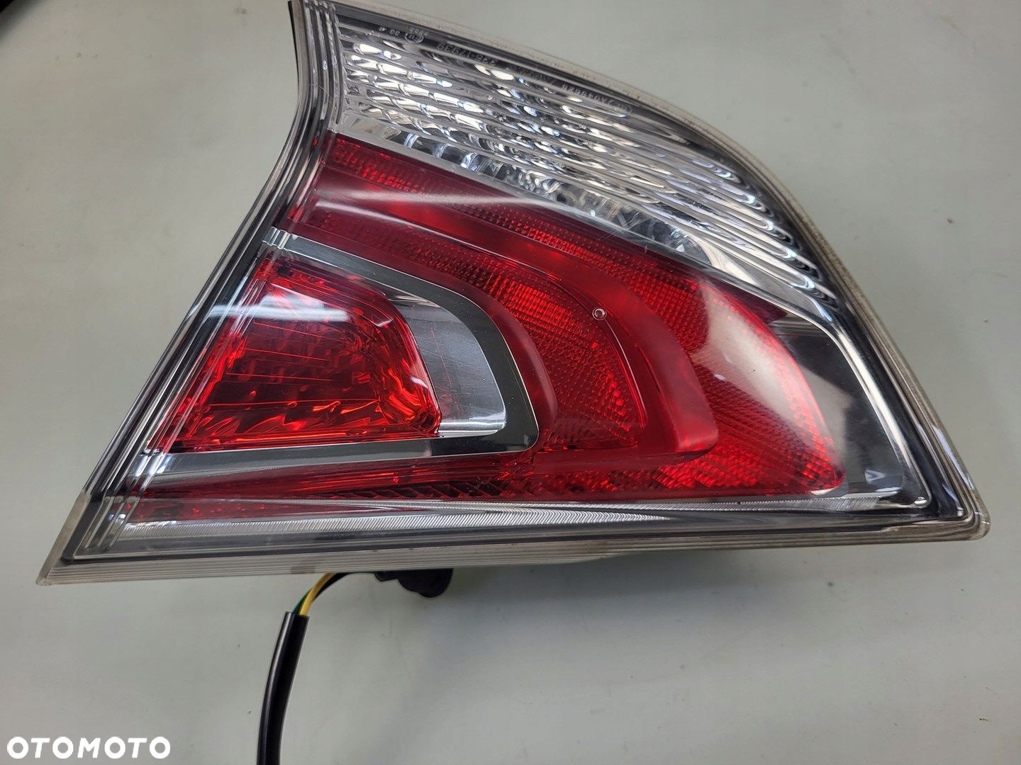 NISSAN X-TRAIL T32 LAMPA W KLAPĘ BAGAŻNIKA PRAWA PRAWY TYŁ - 6