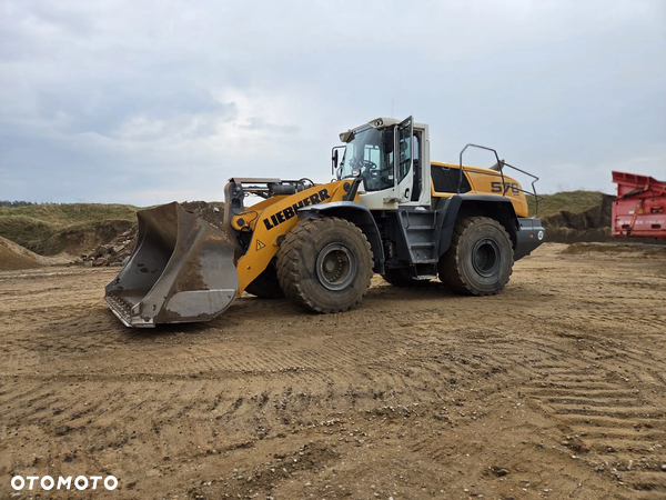 Liebherr L 576  - 29 ton   ( CAT, KOMATSU, VOLVO, HYUNDAI, DOSSAN, HITACHI )