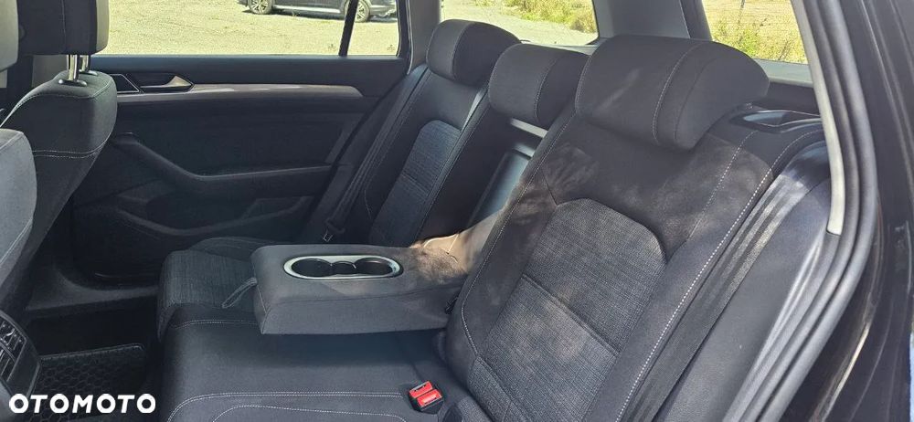 Volkswagen Passat Variant 2.0 TSI Business DSG - 32