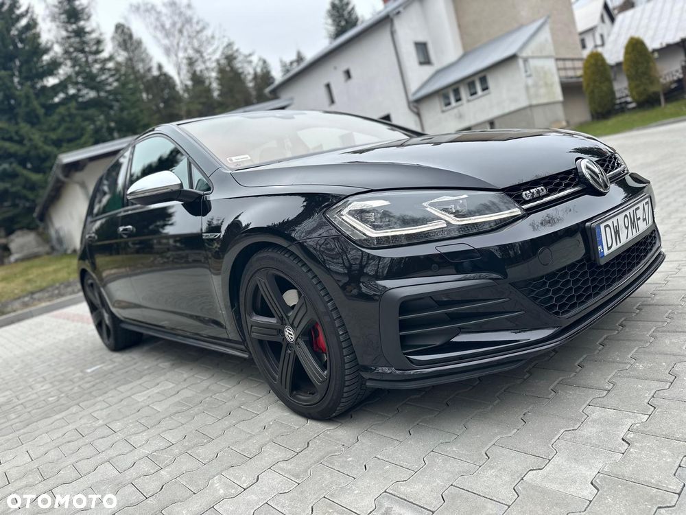 Volkswagen Golf - 4