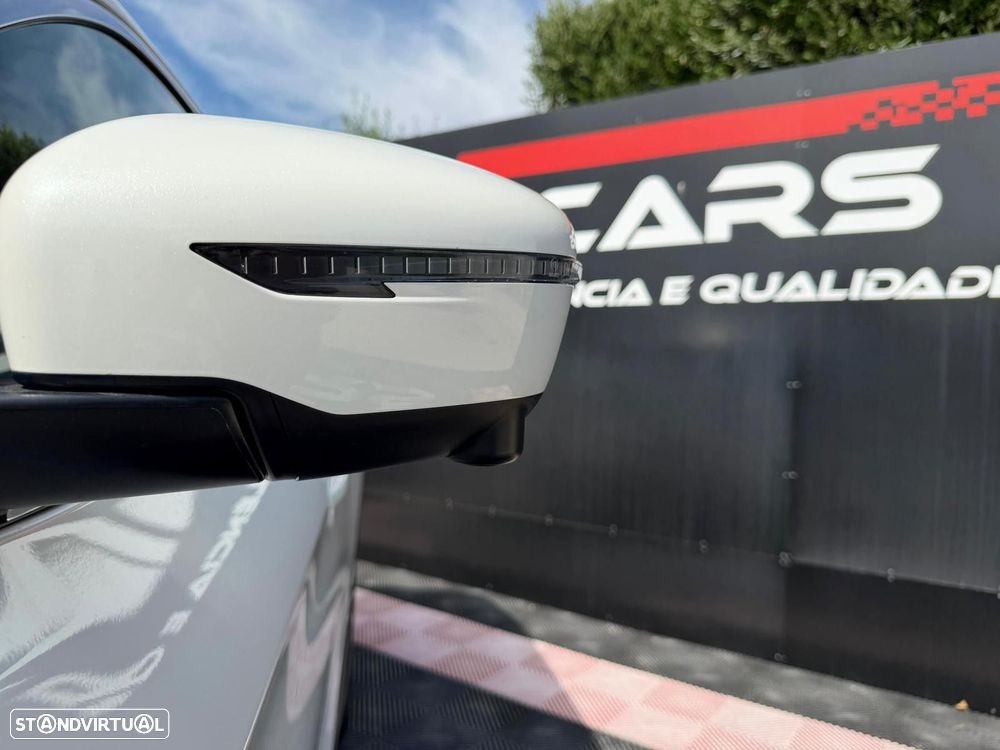 Nissan Qashqai 1.5 dCi N-Connecta 18 - 23