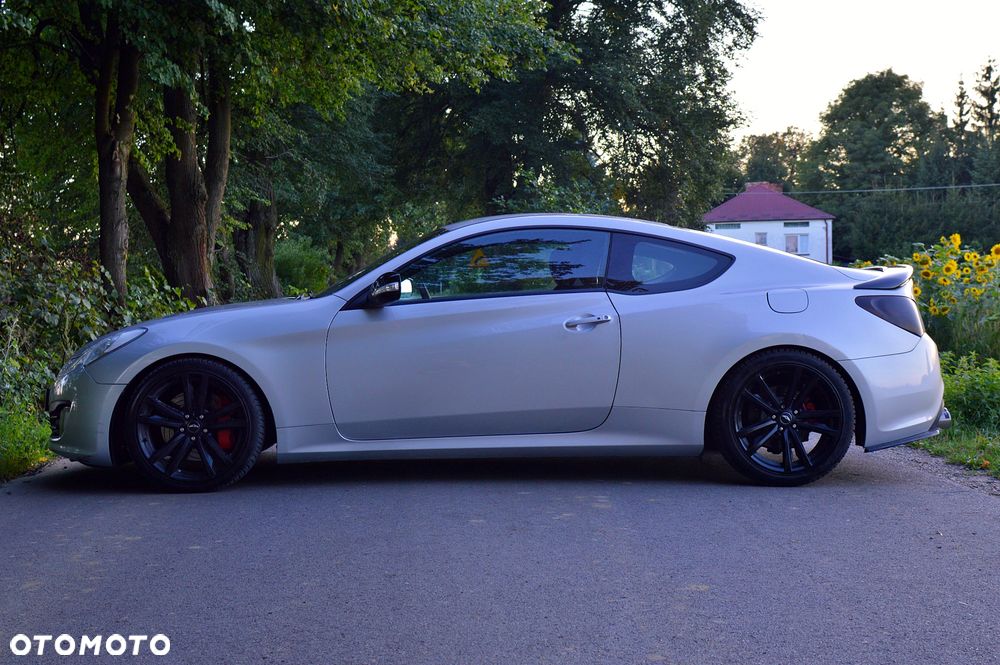 Hyundai Genesis Coupe - 6