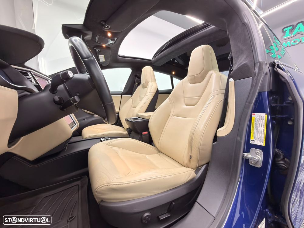 Tesla Model S 90D - 21