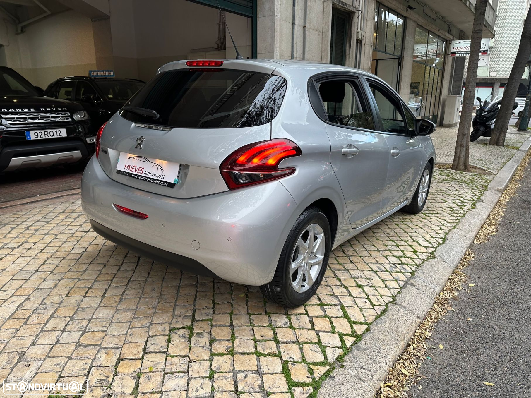 Peugeot 208 1.6 BlueHDi Style - 3