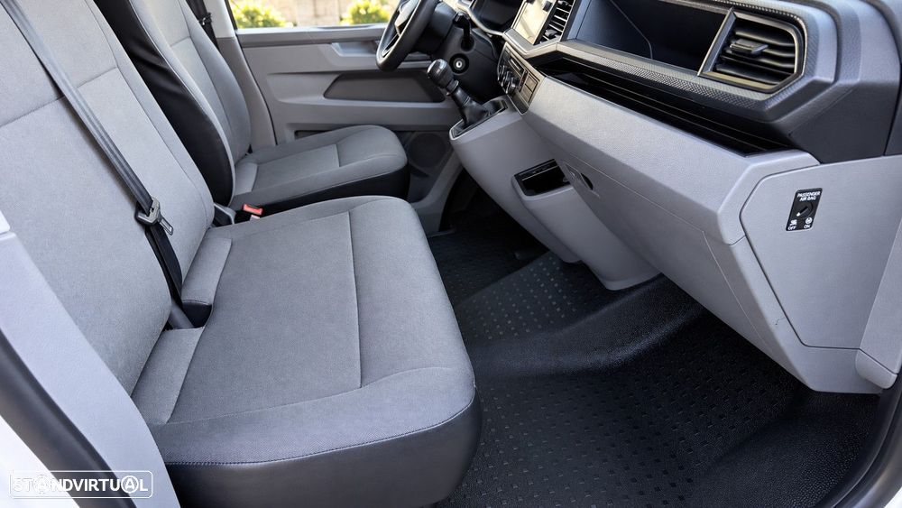 VW Transporter 2.0 TDI L2H1 - 19