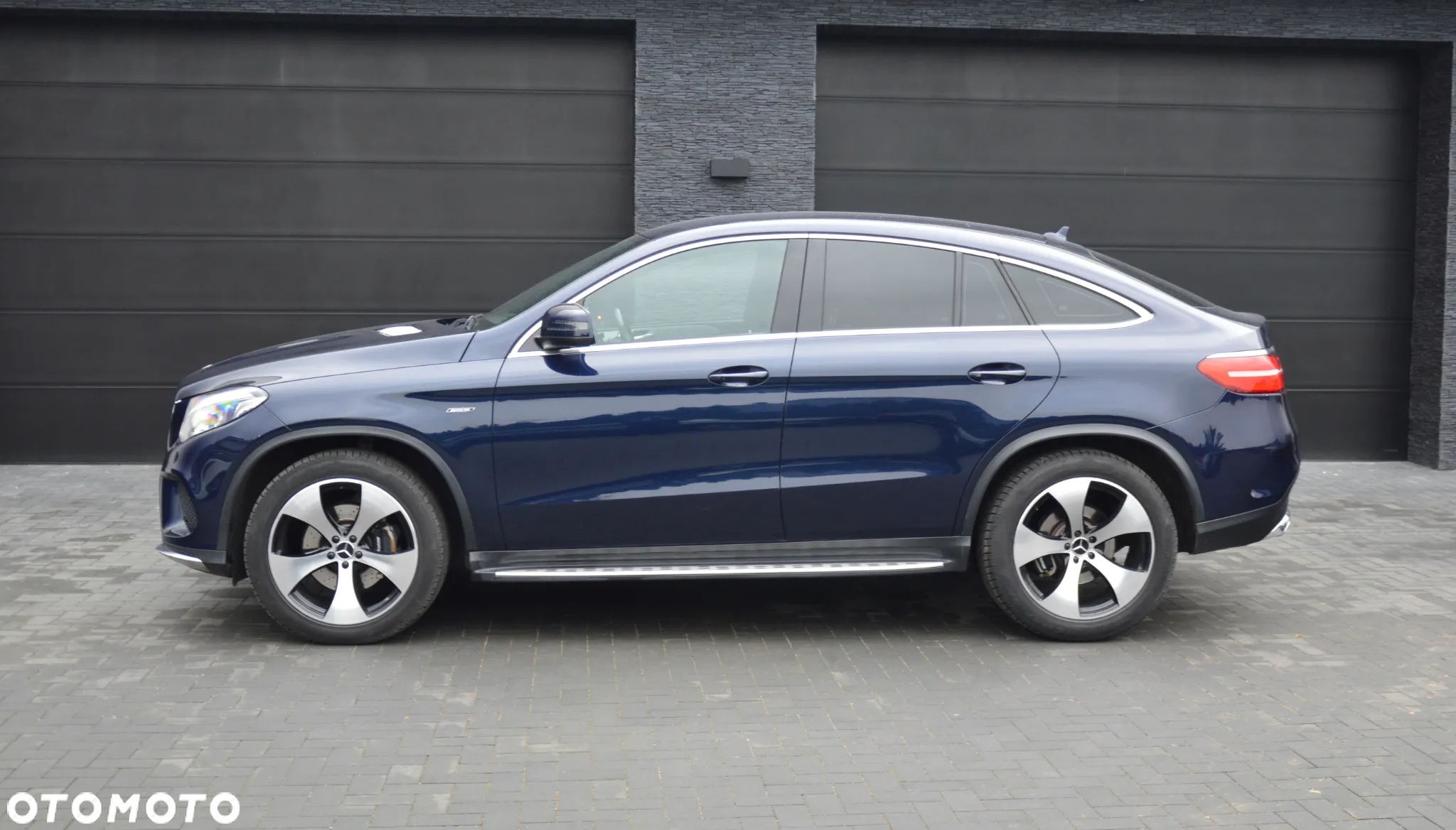 Mercedes-Benz GLE 350 d Coupe 4Matic 9G-TRONIC AMG Line - 2