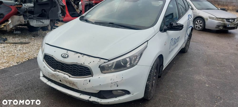 Kia Ceed ii 1,4 crdi 90 km alternator - 3