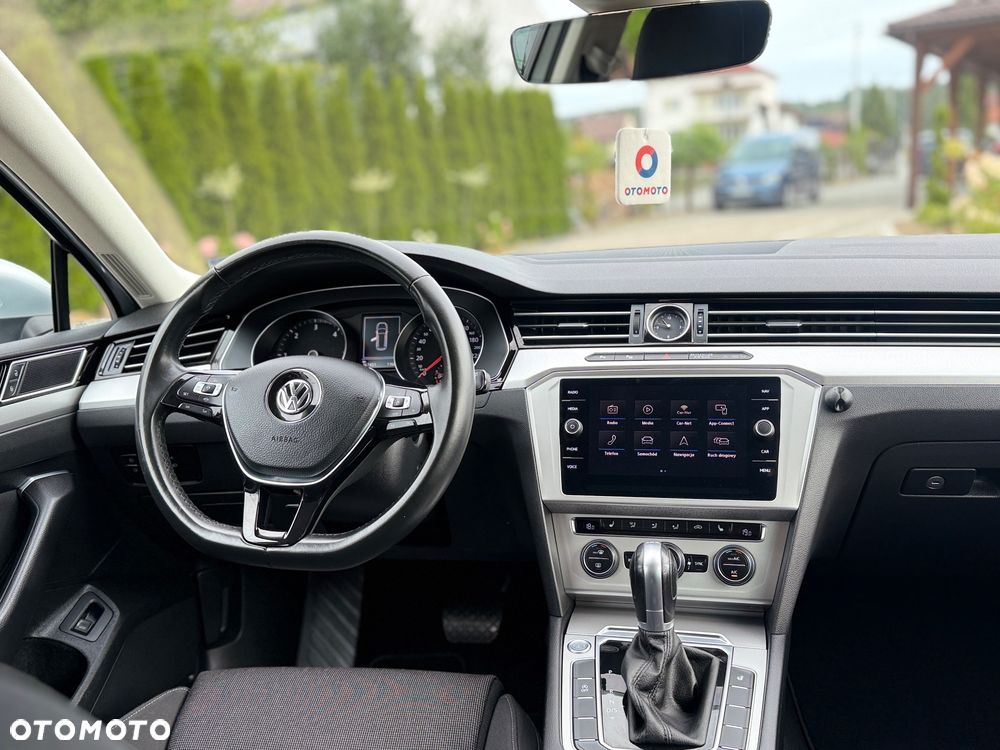 Volkswagen Passat 2.0 TDI SCR Comfortline DSG - 17