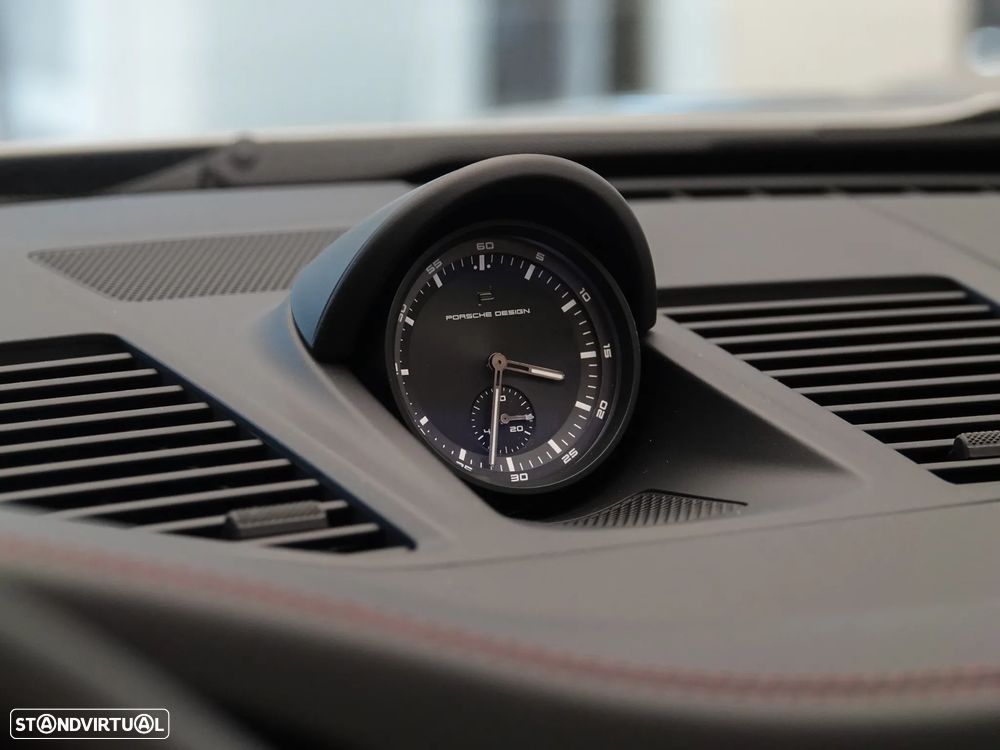 Porsche 911 Série F - 34