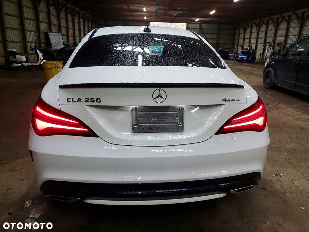 Mercedes-Benz CLA 250 4-Matic AMG Line - 6
