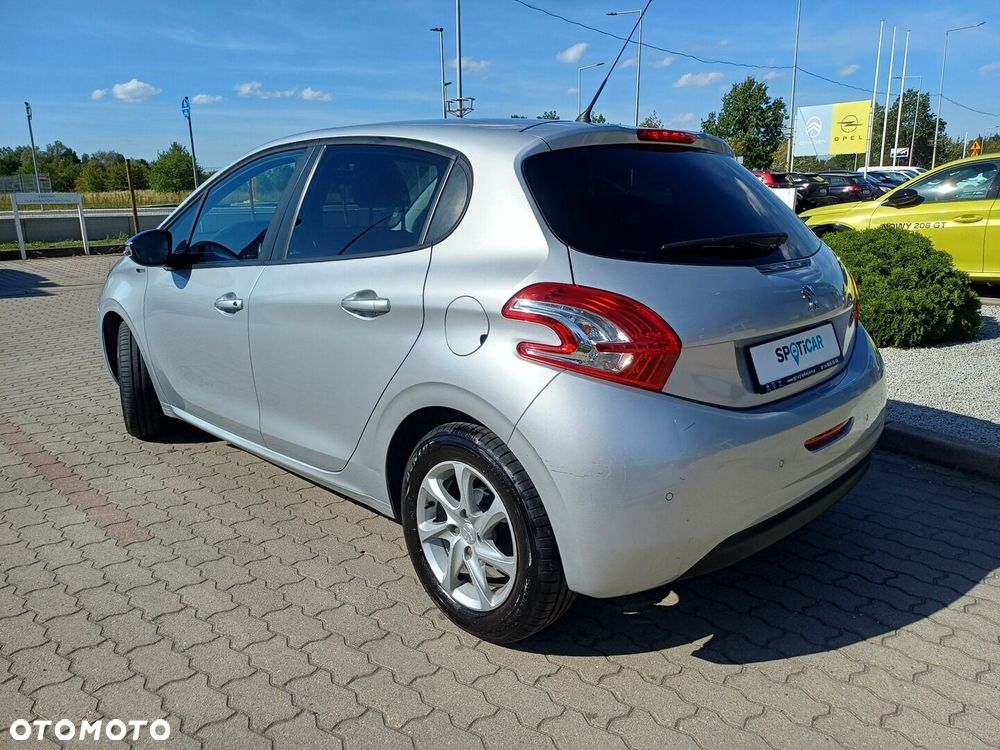 Peugeot 208 1.2 PureTech Style - 4