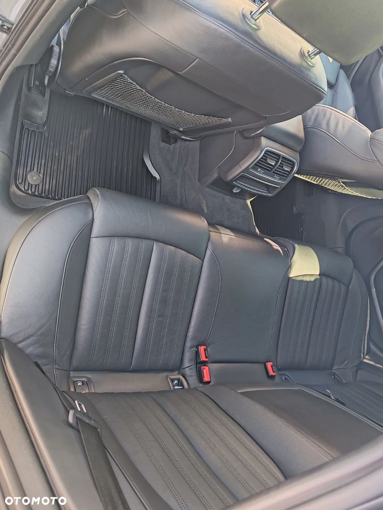 Audi A6 Avant 2.0 TDI Ultra S tronic - 11