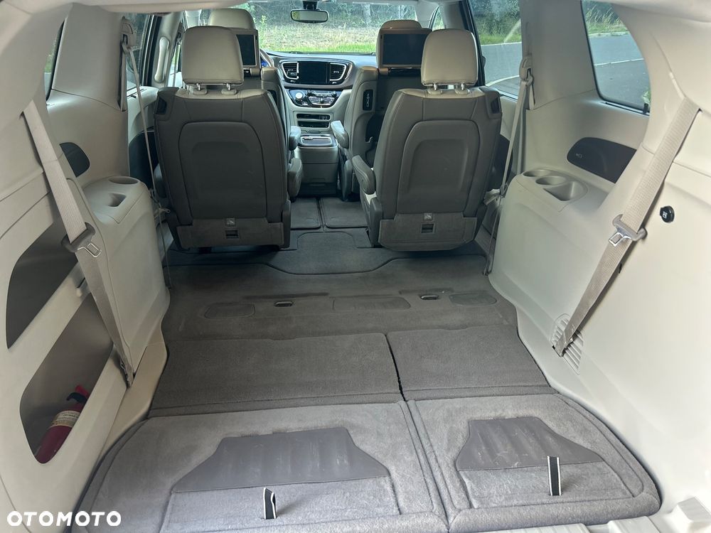 Chrysler Pacifica - 37