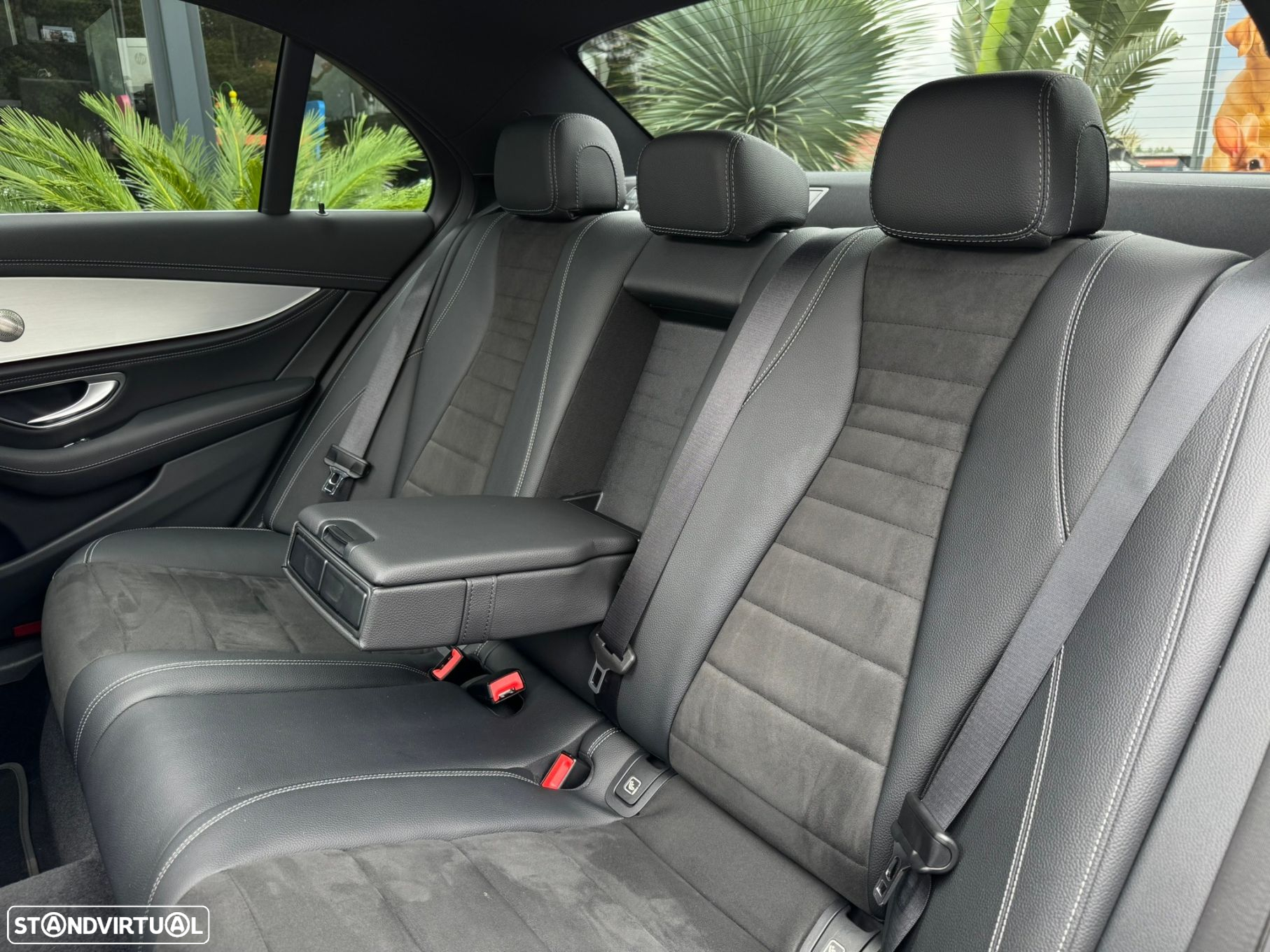Mercedes-Benz E 300 e AMG Line - 27