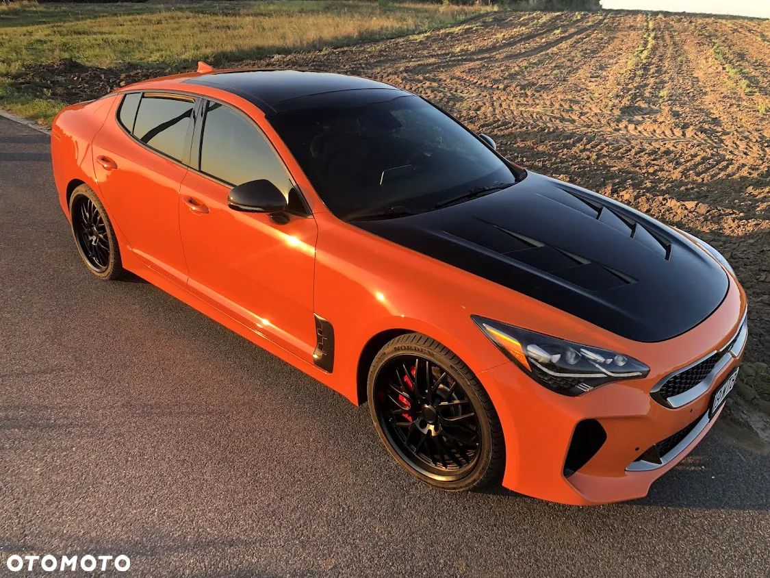 Kia Stinger - 1