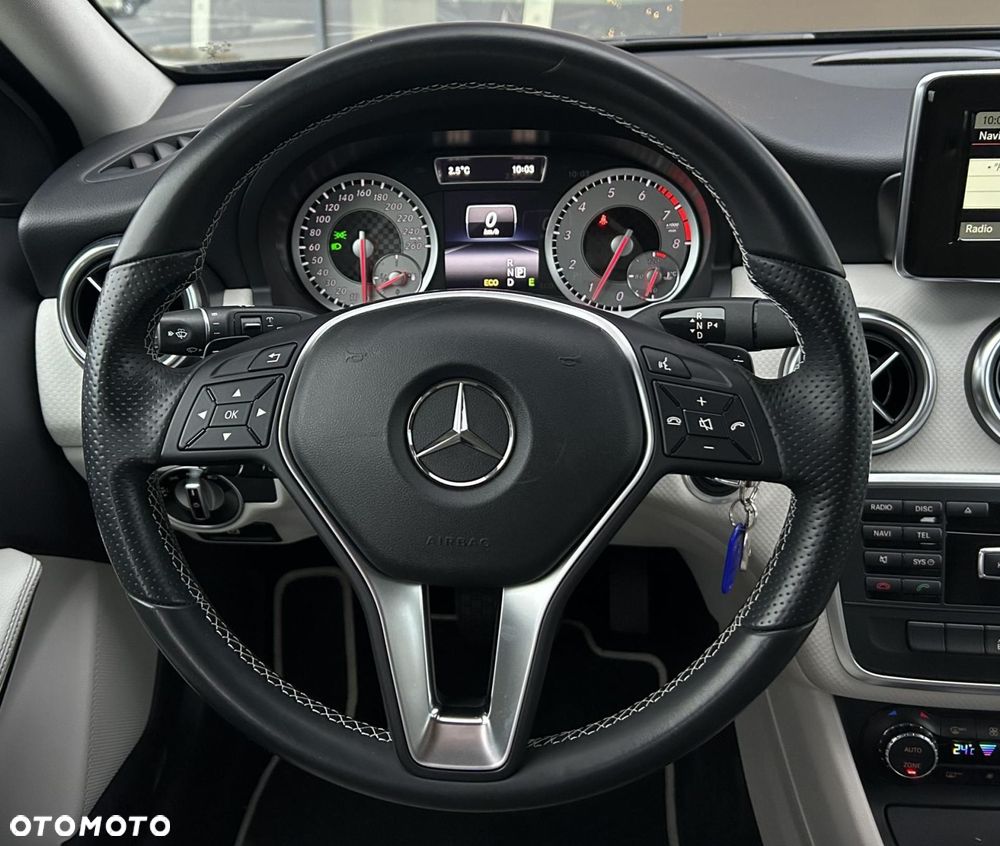 Mercedes-Benz Klasa A 180 7G-DCT - 18