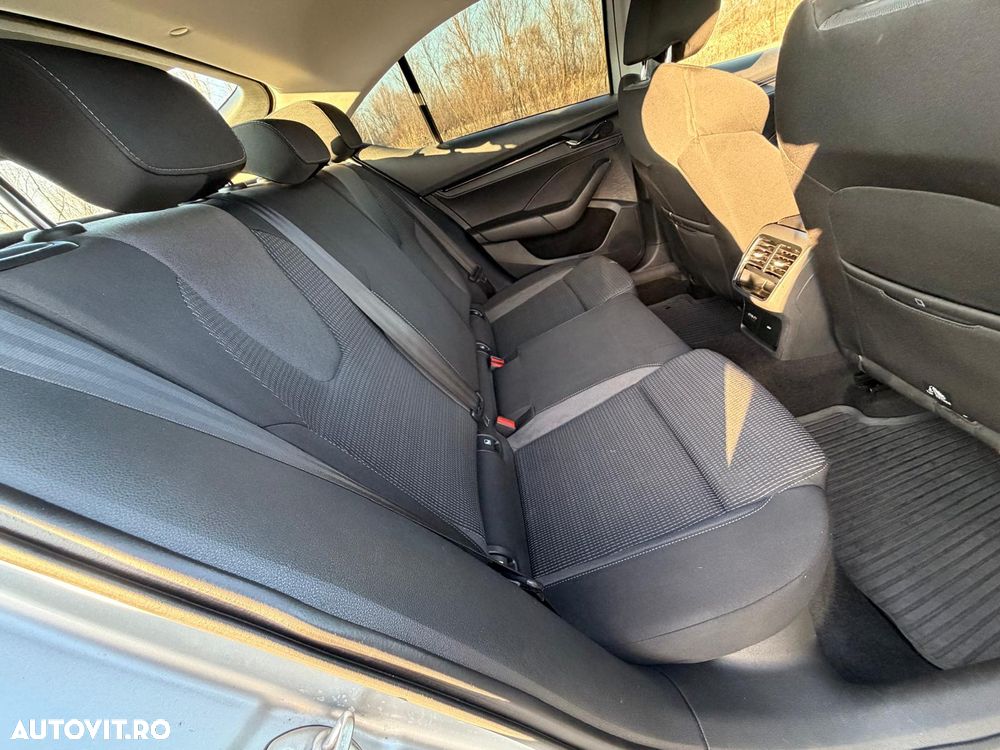 Skoda Octavia 2.0 TDI DSG Style - 10