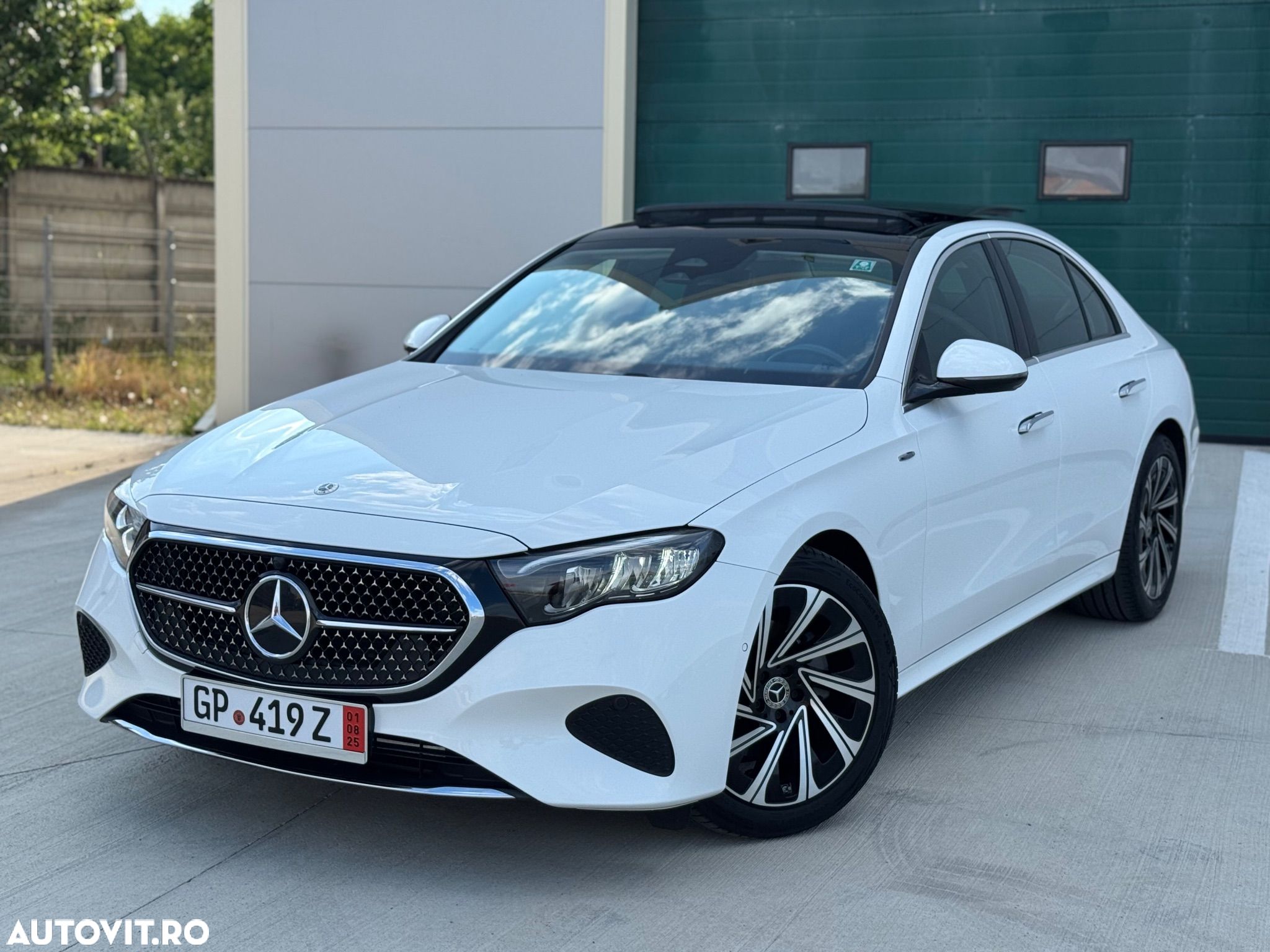 Mercedes-Benz E 220 d T 9G-TRONIC Edition AVANTGARDE - 1
