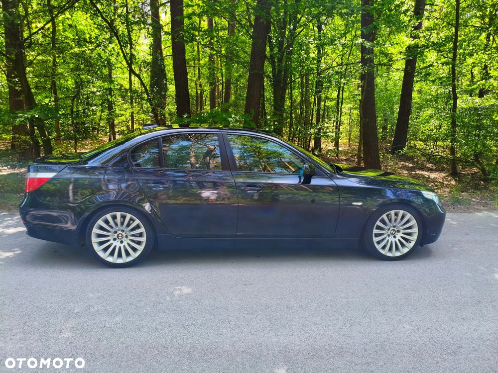 BMW Seria 5 545i - 12