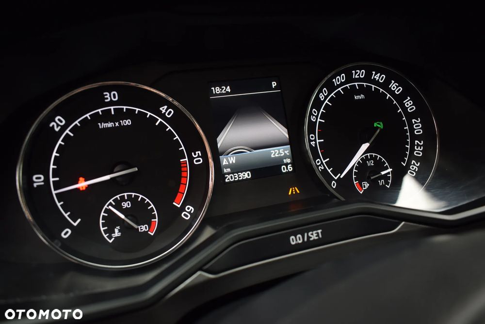 Skoda Superb 2.0 TDI 4x4 DSG Premium Edition - 25