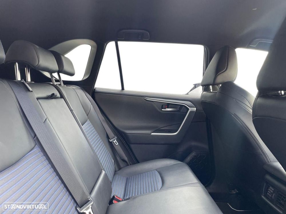 Toyota RAV4 - 8