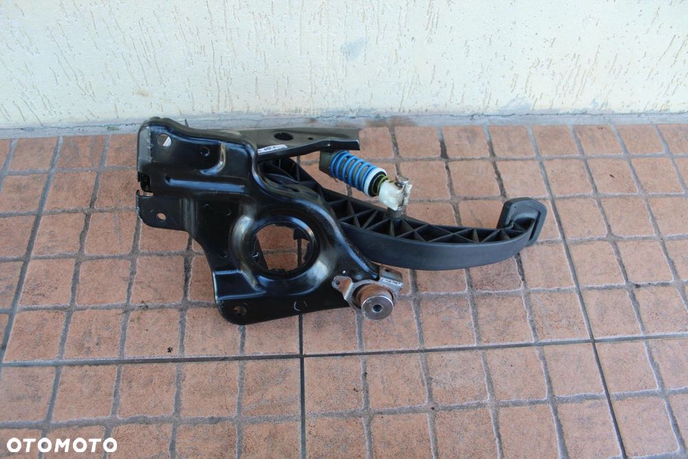 PEDAŁ SPRZĘGŁA FORD S-MAX MK1 8G9N 7B633JA - 3