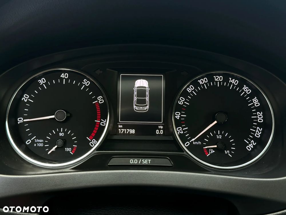 Skoda RAPID 1.2 TSI Active - 15