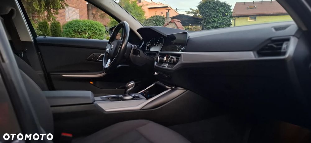 BMW Seria 3 318d Business Edition - 32