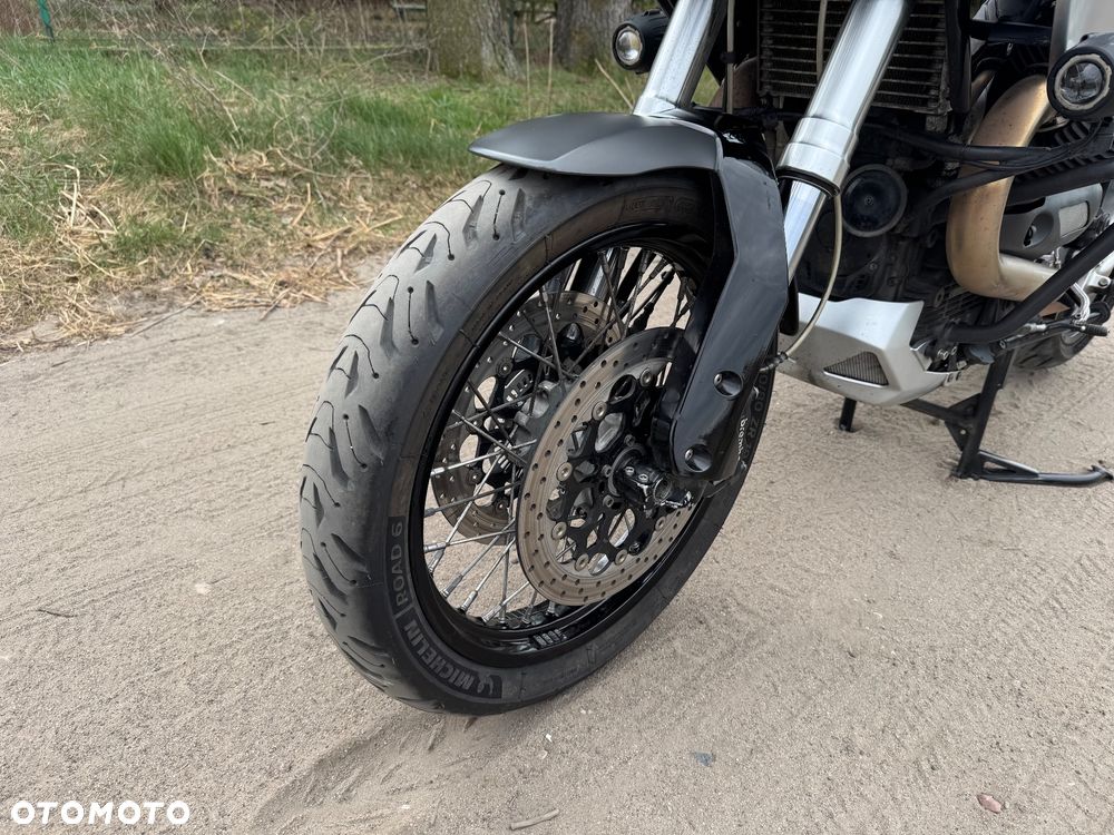 Moto Guzzi Stelvio - 6