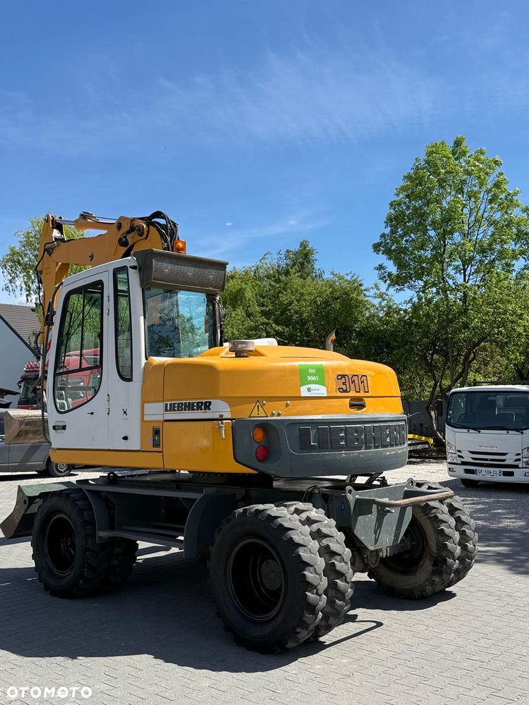 Liebherr A311 - 2
