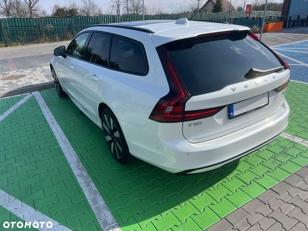 Volvo V90 T8 AWD Plug-In Hybrid Ultimate Dark - 19