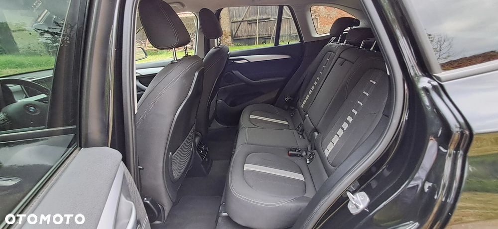 BMW X1 xDrive20i Advantage sport - 12