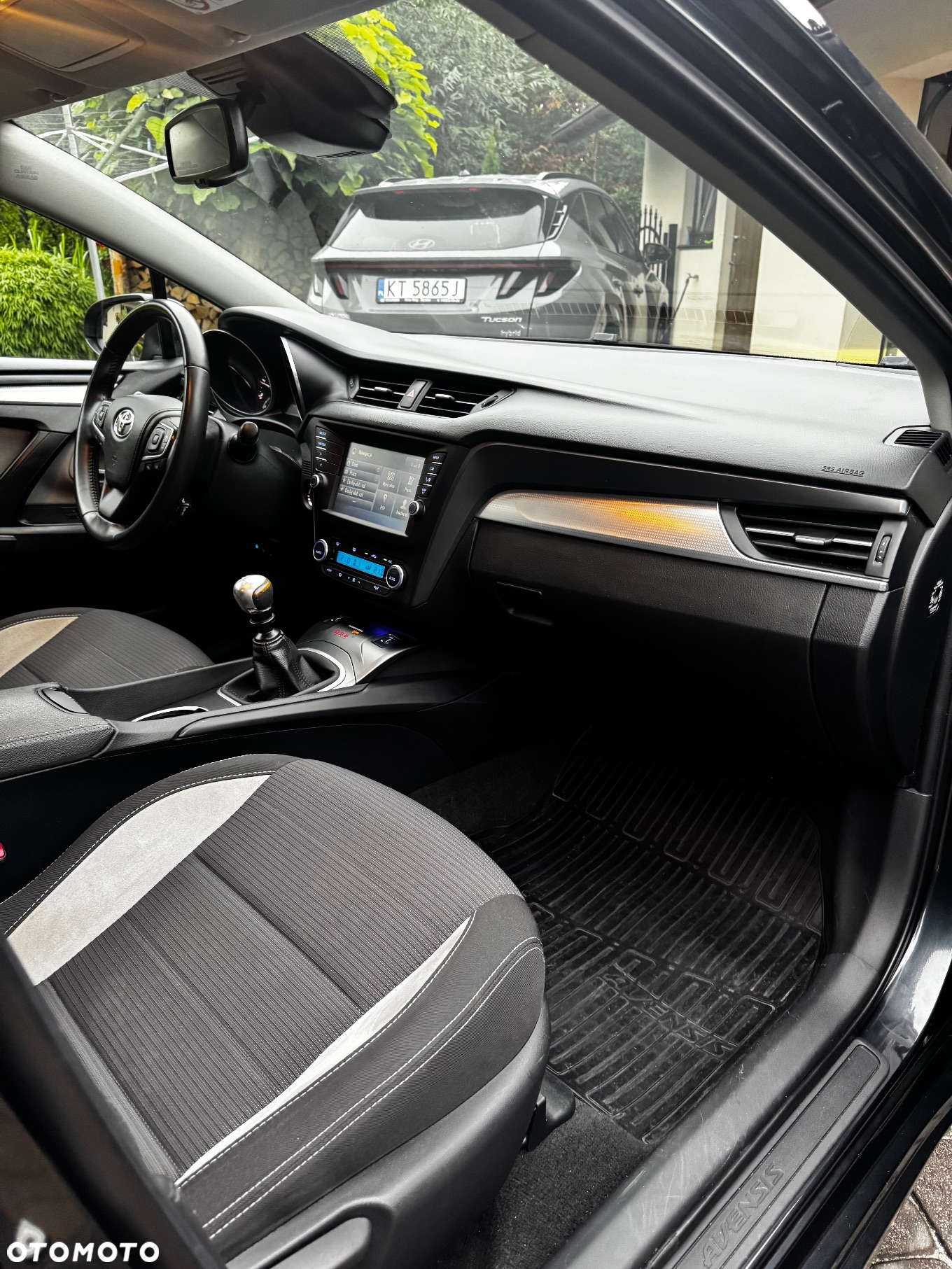 Toyota Avensis - 12