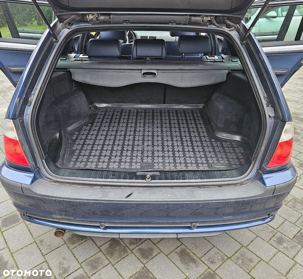 BMW Seria 3 318i - 9