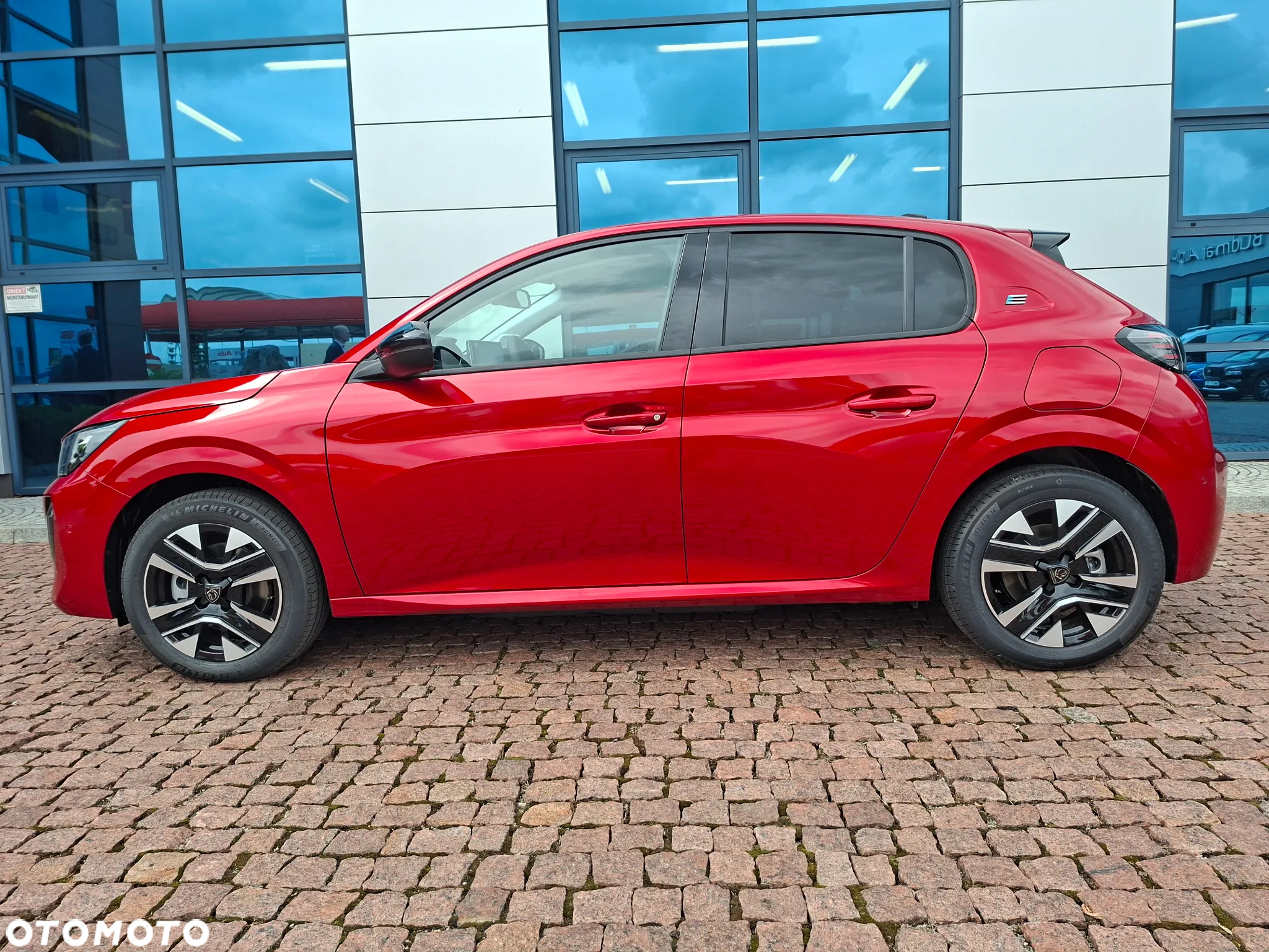 Peugeot 208 e-208 51kWh Allure - 17