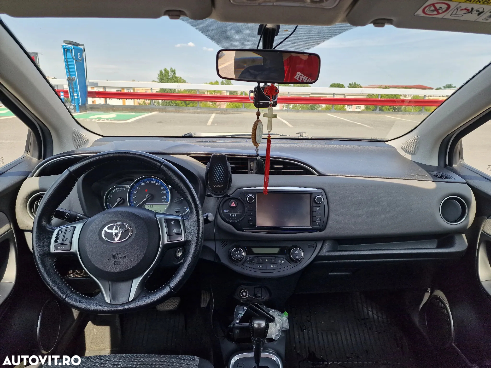 Toyota Yaris 1.5 VVT-i HSD Terra - 8