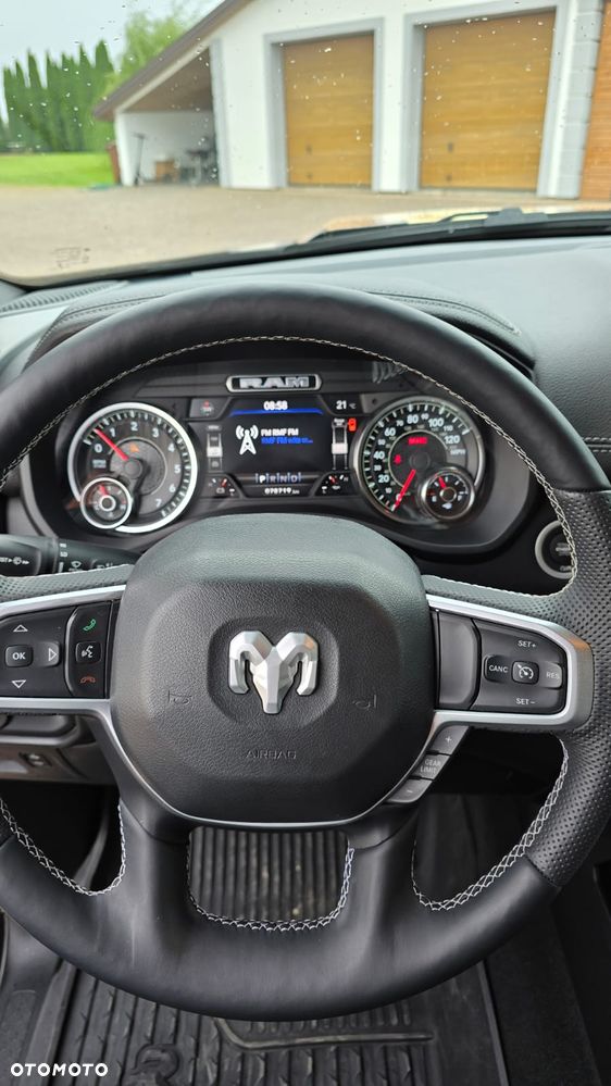 RAM 1500 Crew Cab Shortbed Bighorn - 11