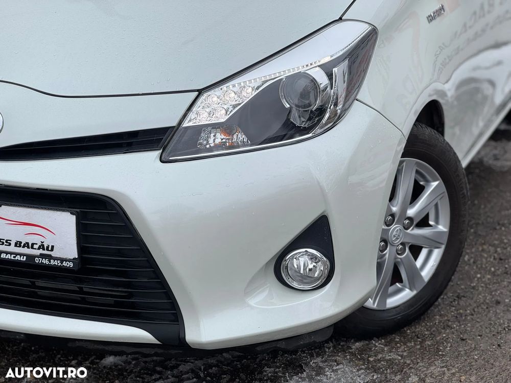 Toyota Yaris 1.5 VVT-i Lounge - 13