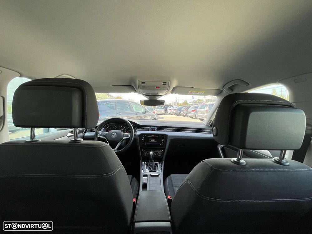 VW Passat Variant 2.0 TDi Business DSG - 18