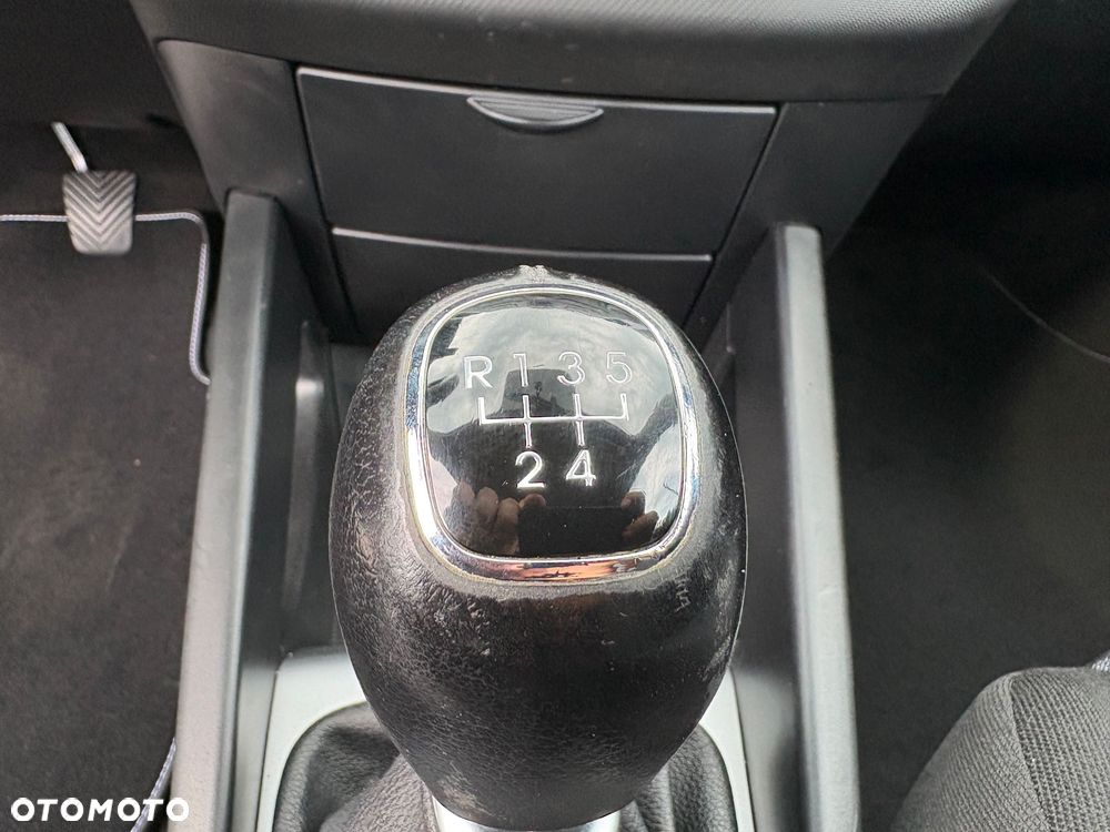 Kia Ceed - 35