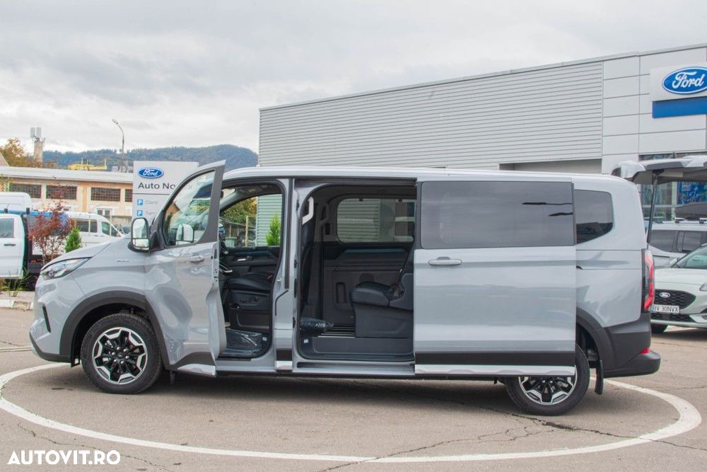 Ford Tourneo Custom - 13