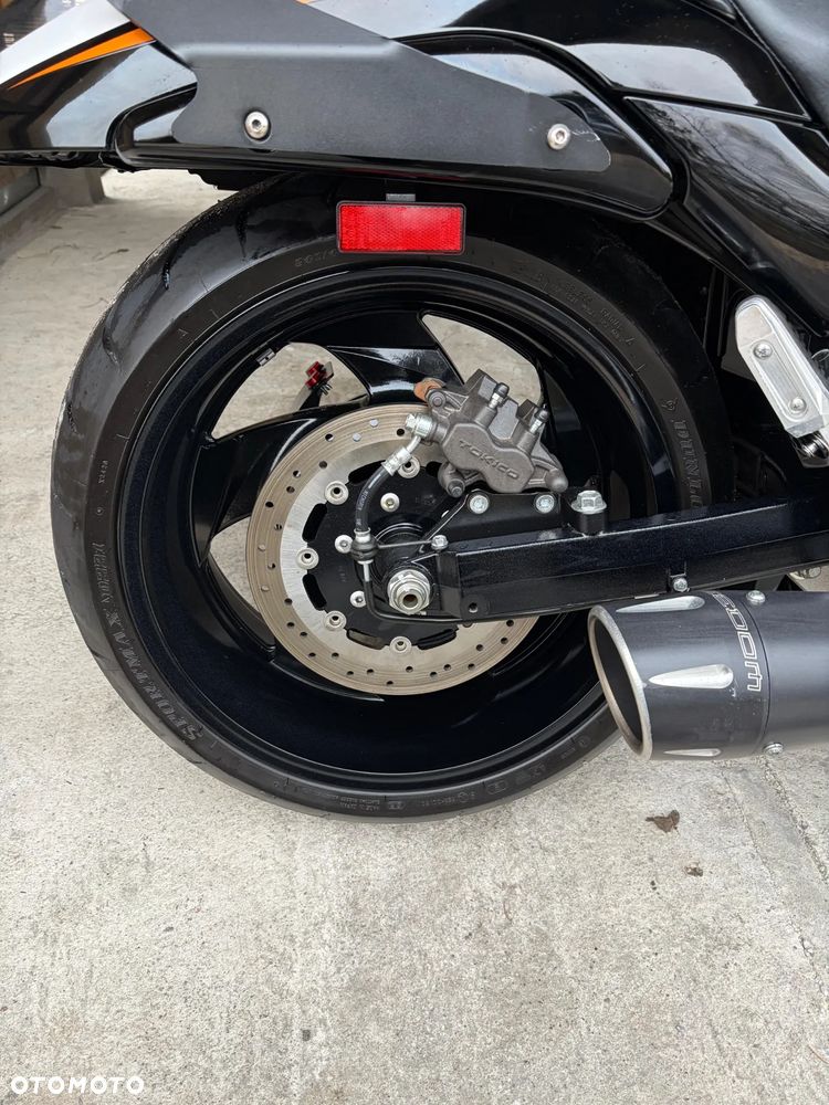 Suzuki Intruder - 17