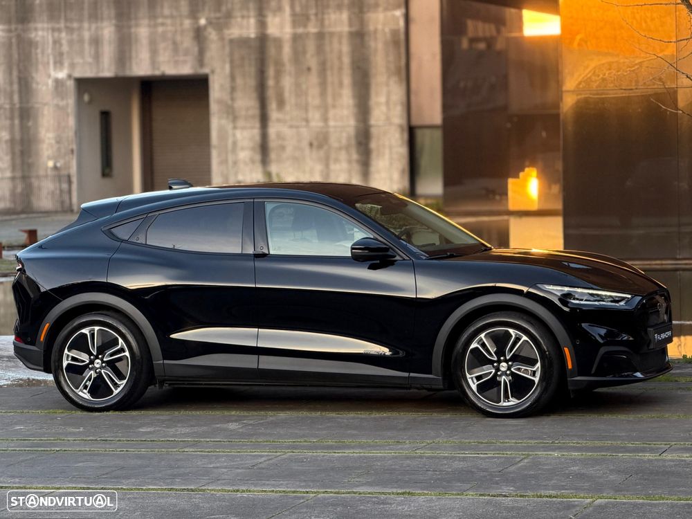 Ford Mustang Mach-E Standard - 31